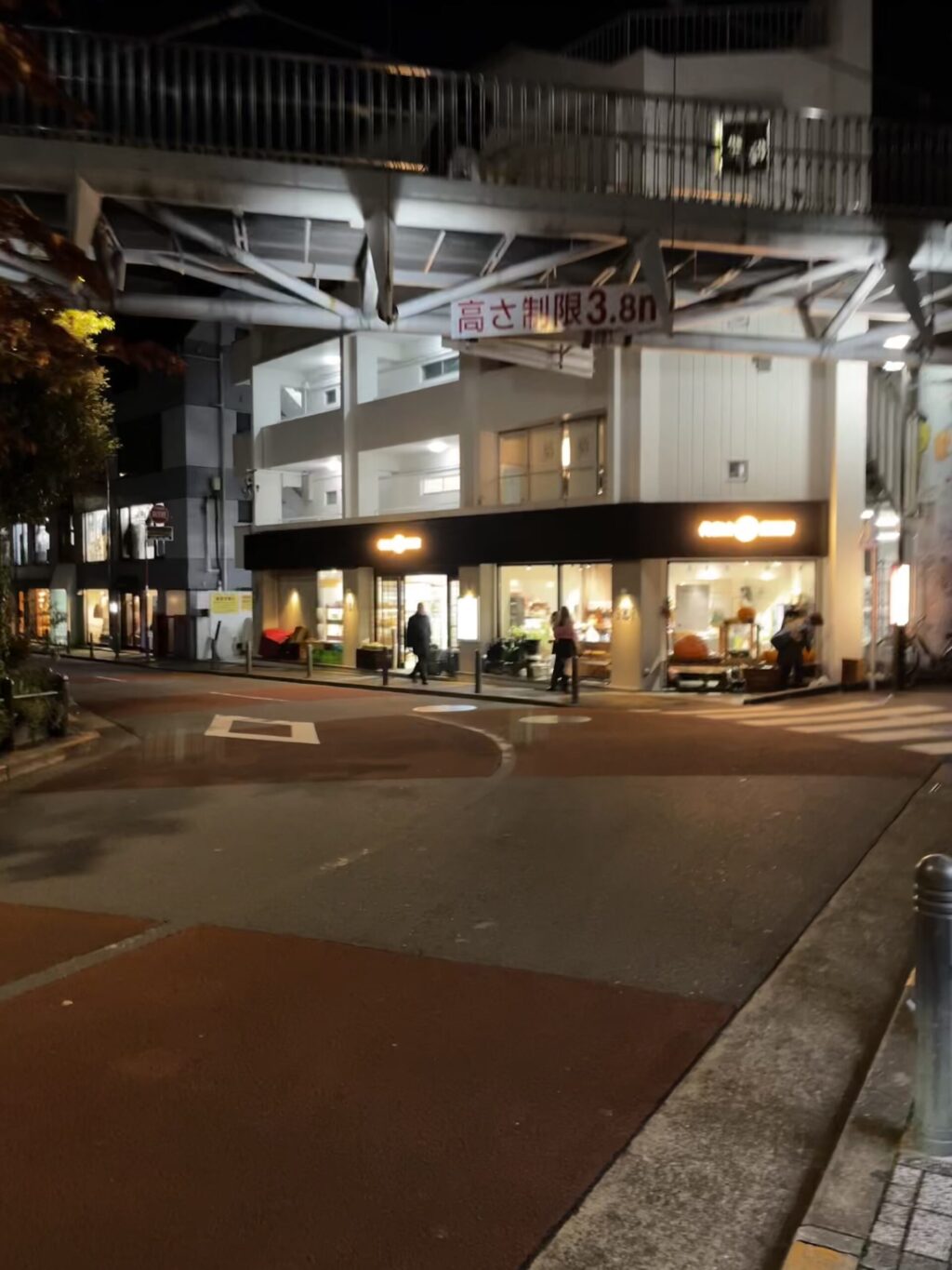 代官山駅北口前2