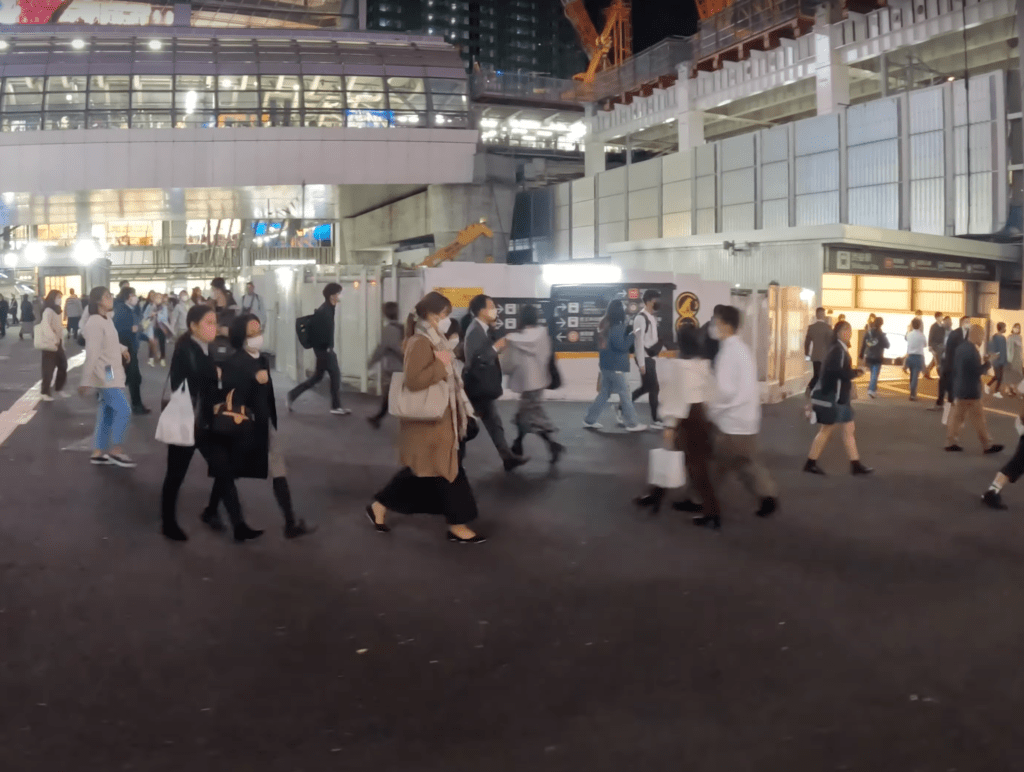 渋谷駅宮益坂口前