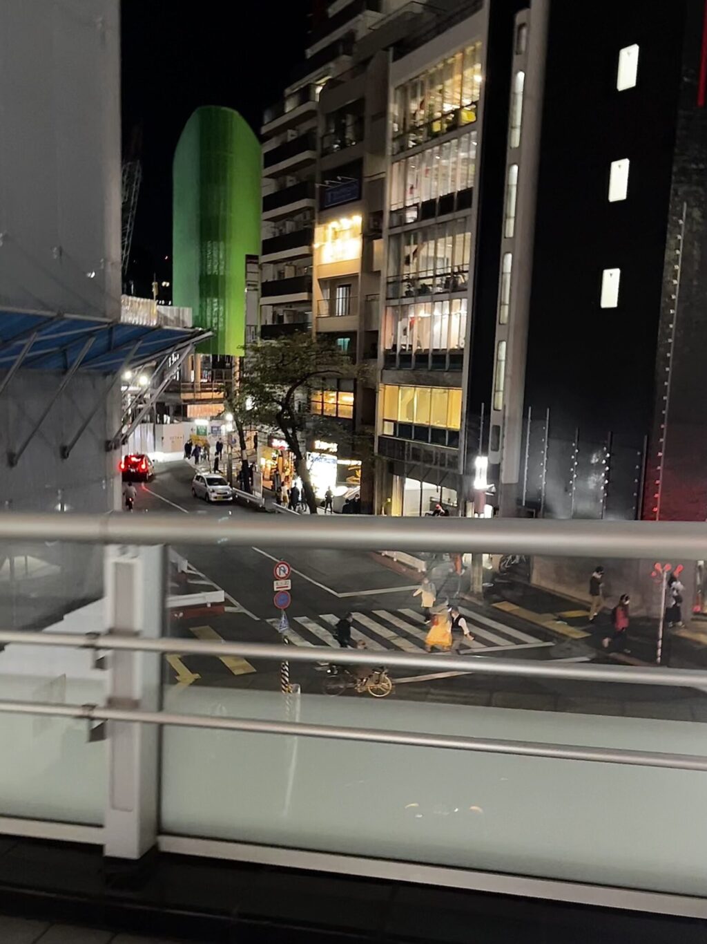 渋谷駅西口歩道橋7