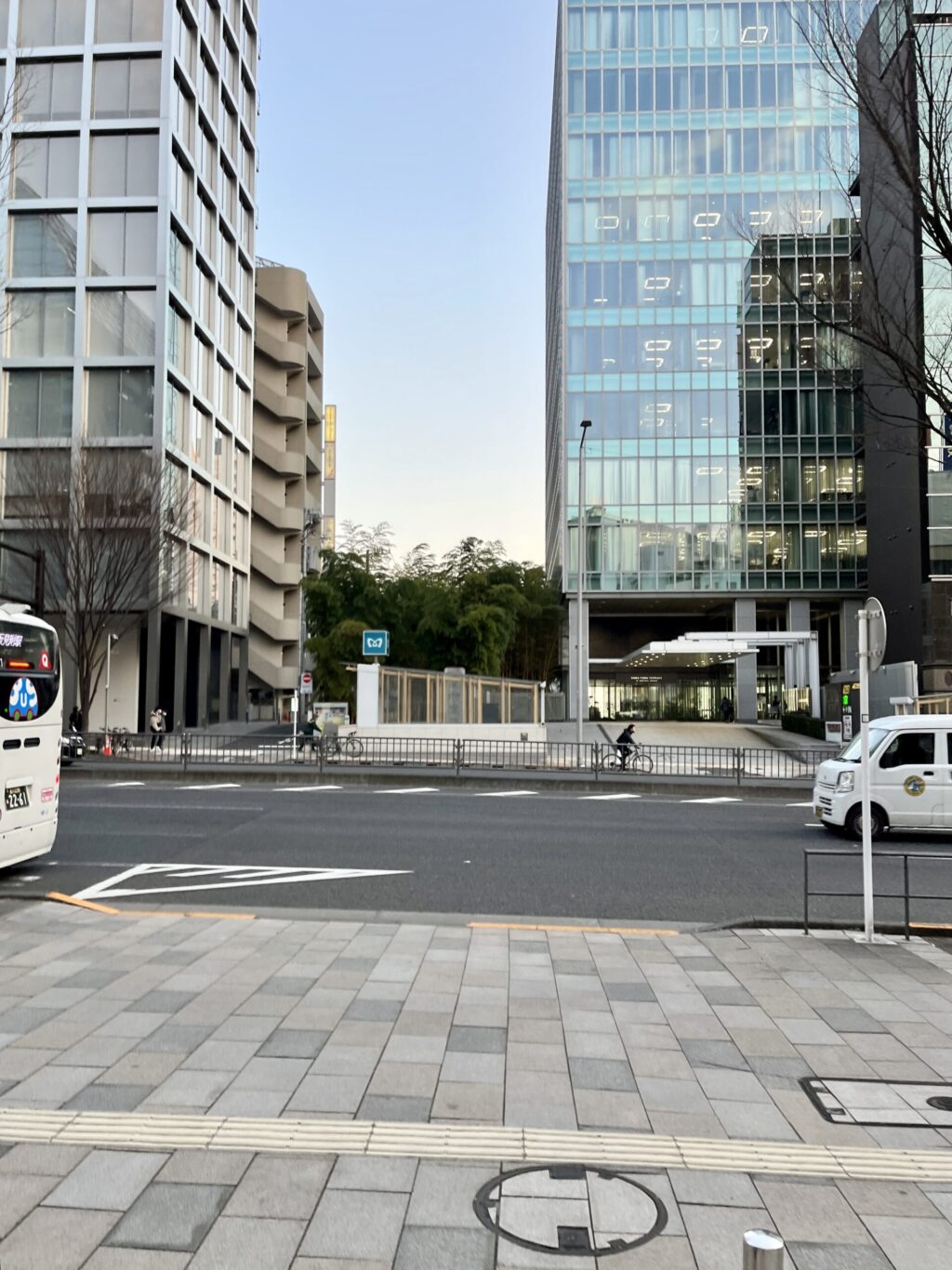 外苑前駅1b出口