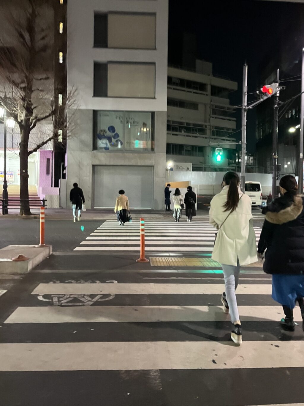 首都高速3号渋谷線・六本木通り：六本木駅1a出口前2