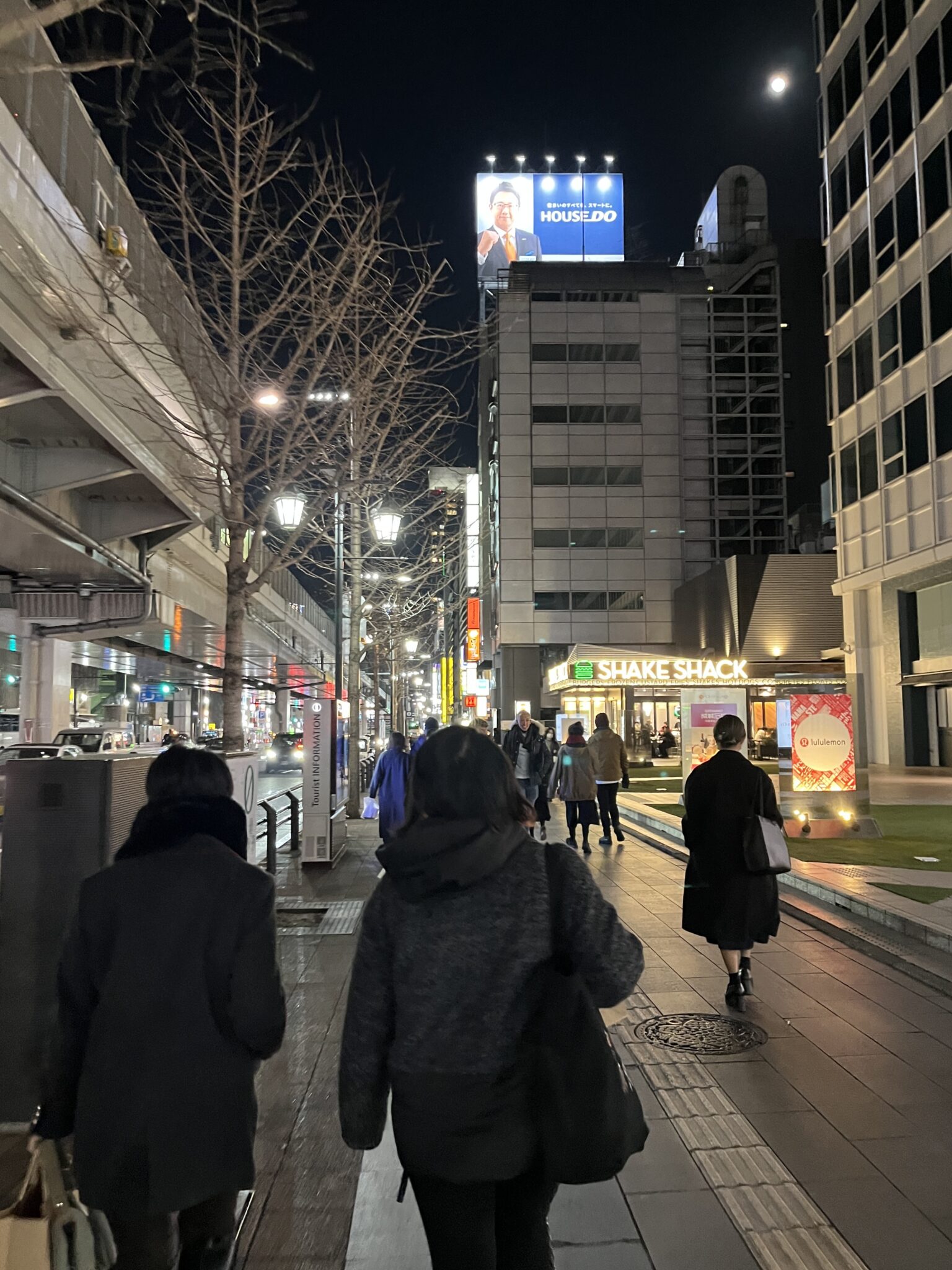 【六本木】散歩コース:六本木ヒルズから、六本木交差点を通る鉄板ルートで東京ミッドタウンへ – 散歩サンバ